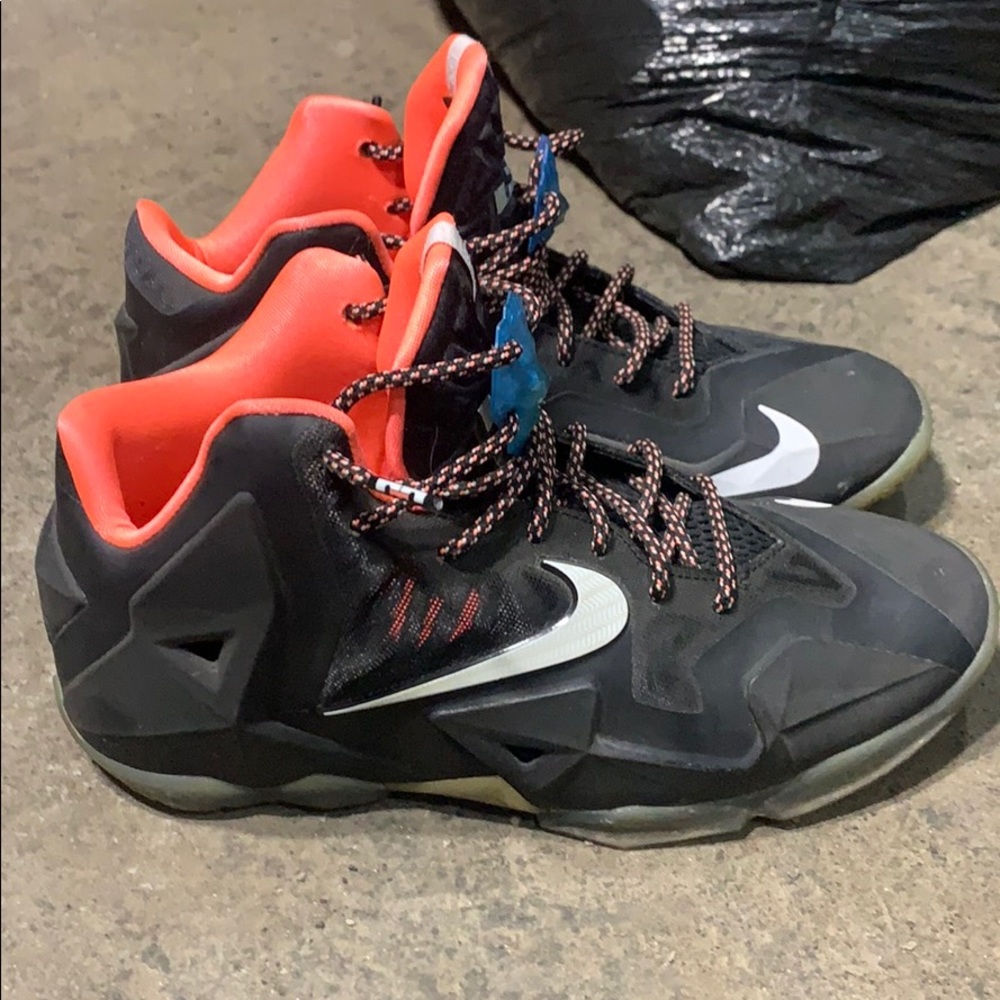 Lebron 11s Size 6.5